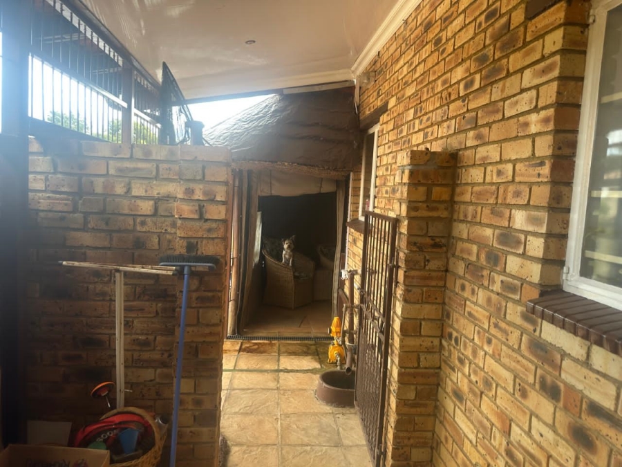 3 Bedroom Property for Sale in Safari Gardens North West